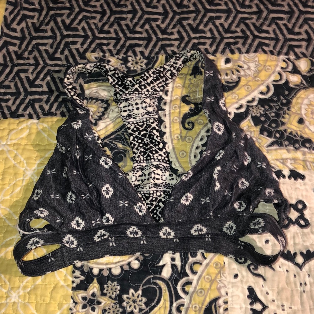 Worn once women’s XS/S reversible top.
